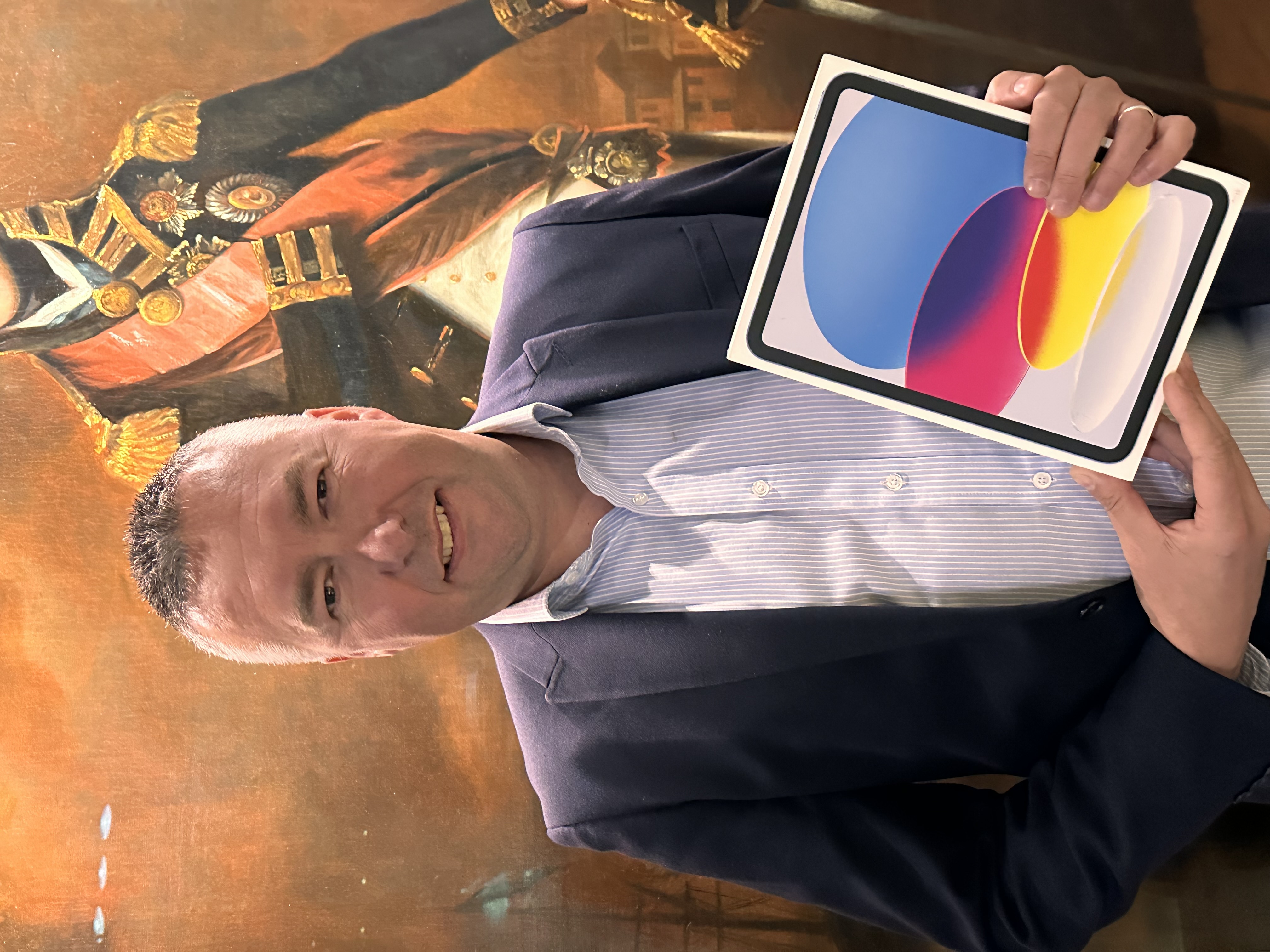 iPad Winner of “Data Protection in the age of AI: Hackers have your business in their sights” 